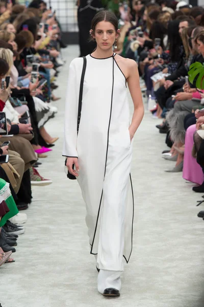 Look 8